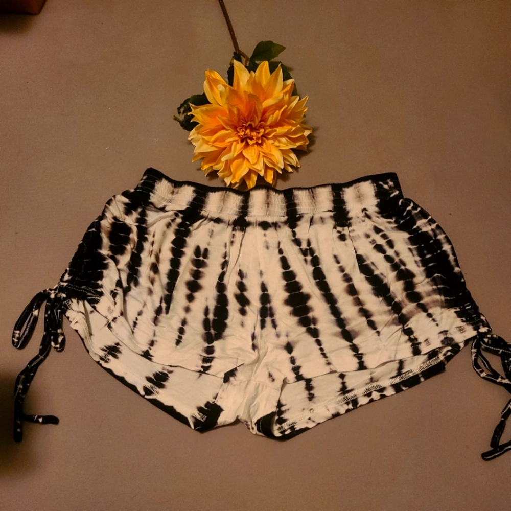 Synching Lounge Shorts